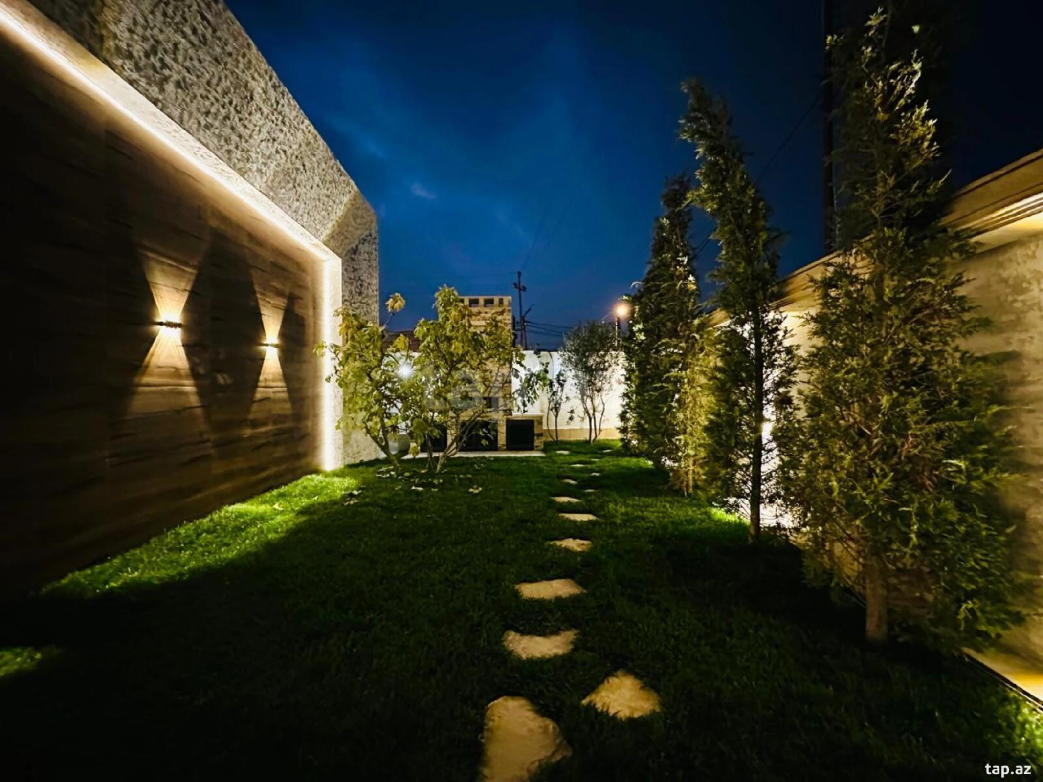 Satılır 5 otaqlı həyət evi