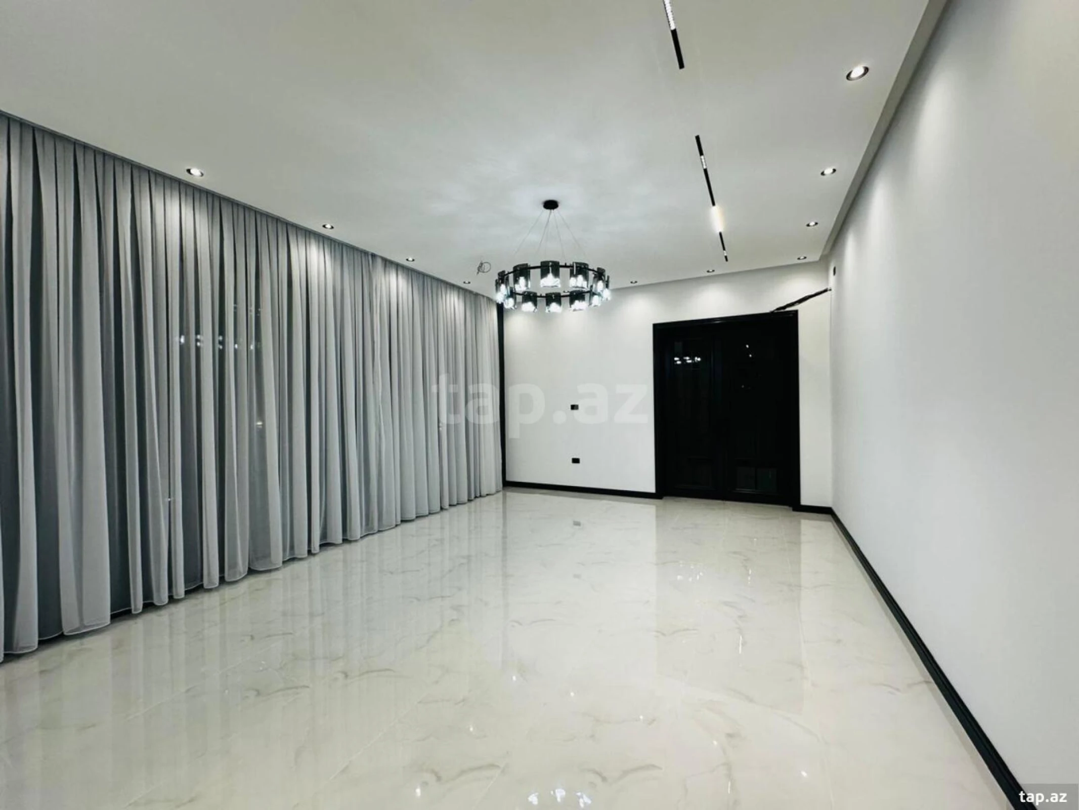 Satılır 5 otaqlı həyət evi