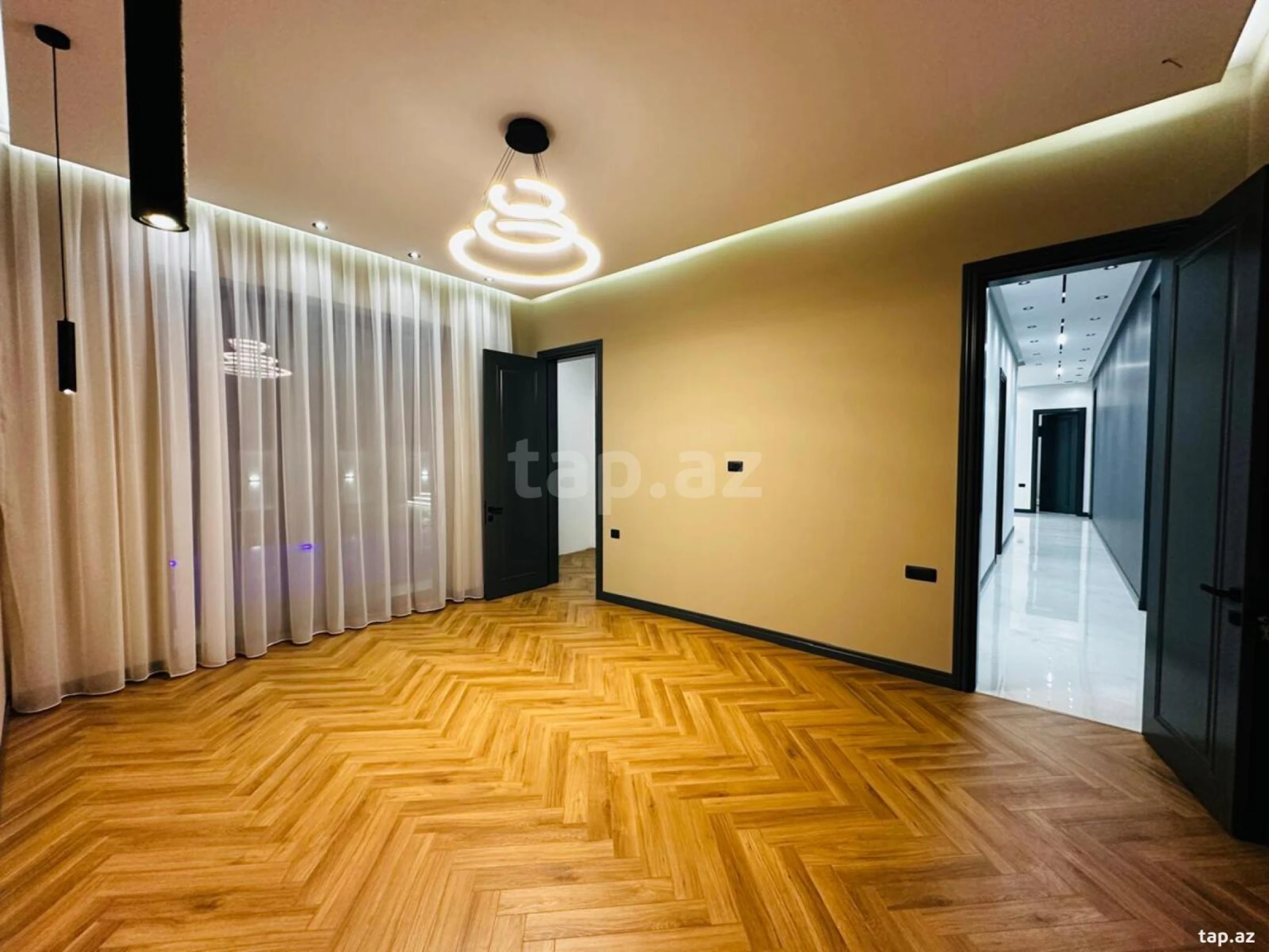 Satılır 5 otaqlı həyət evi