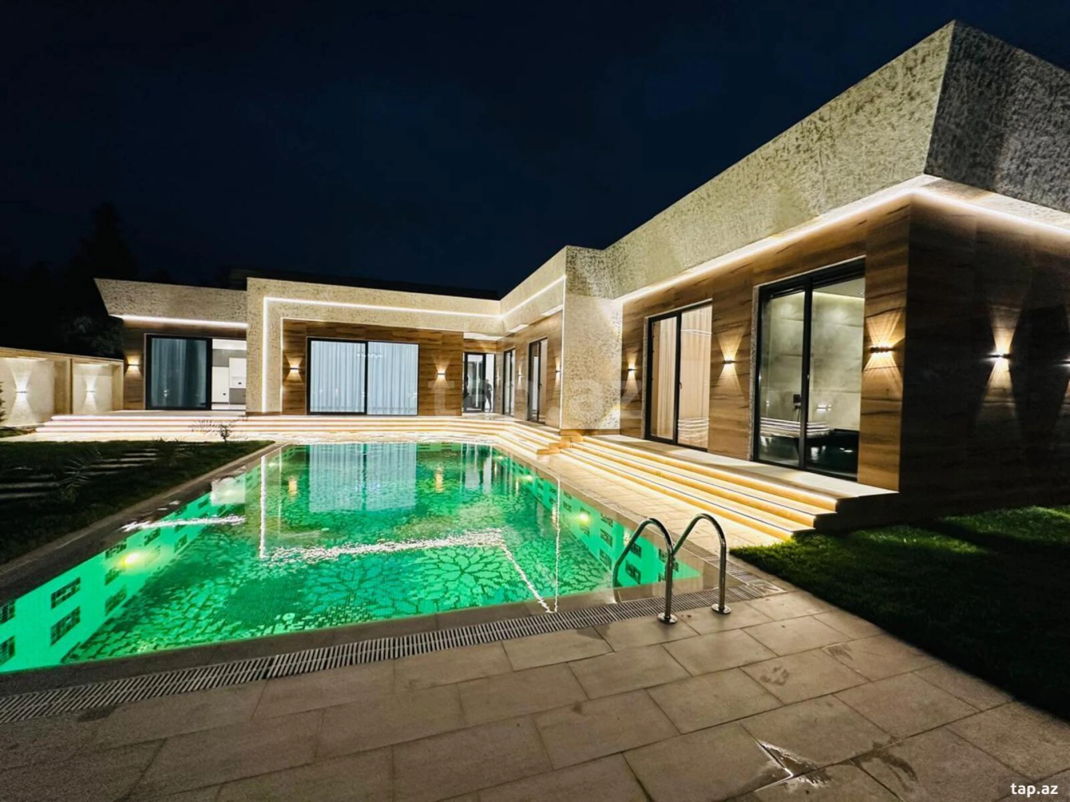 Satılır 5 otaqlı həyət evi