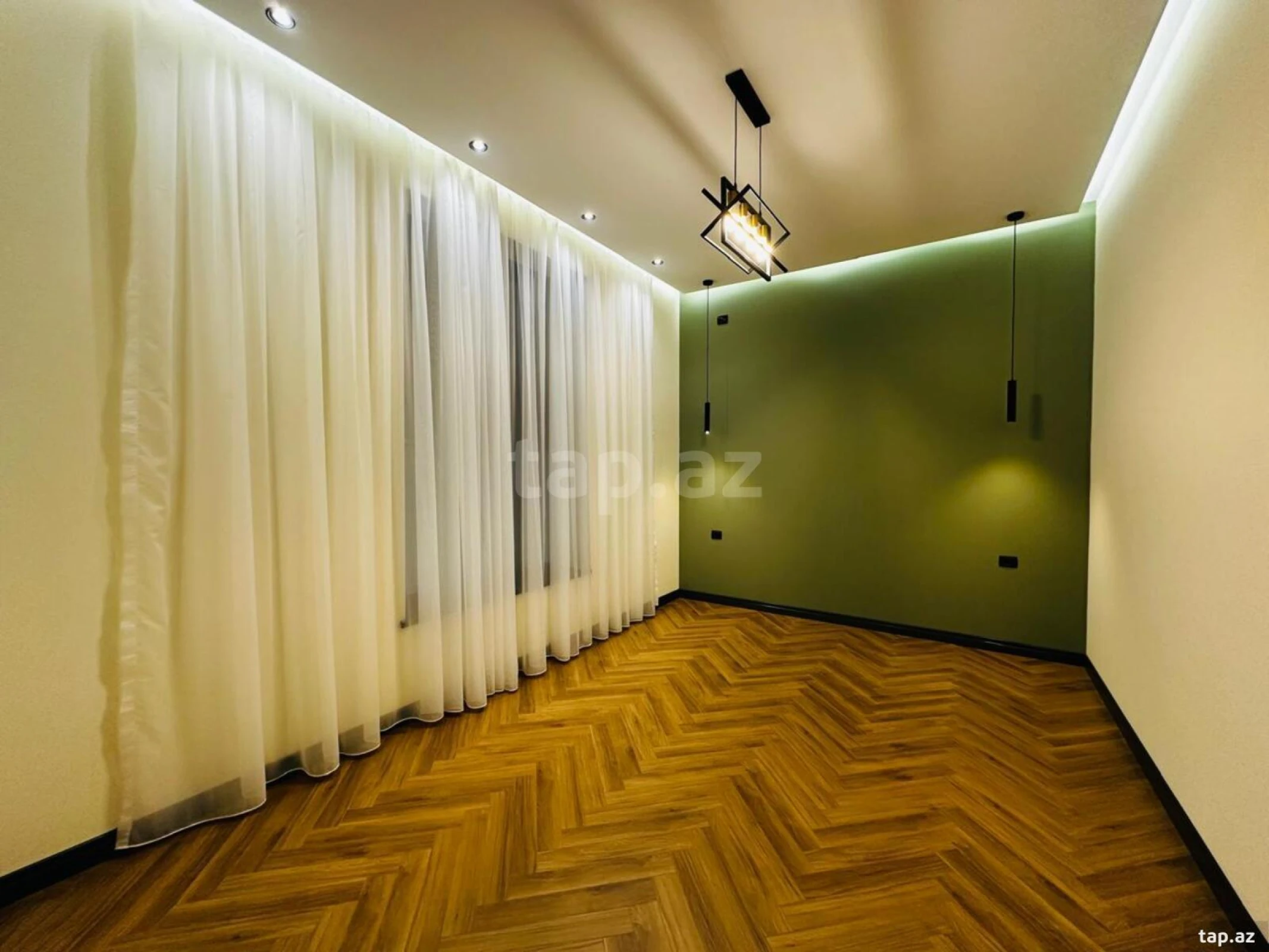 Satılır 5 otaqlı həyət evi