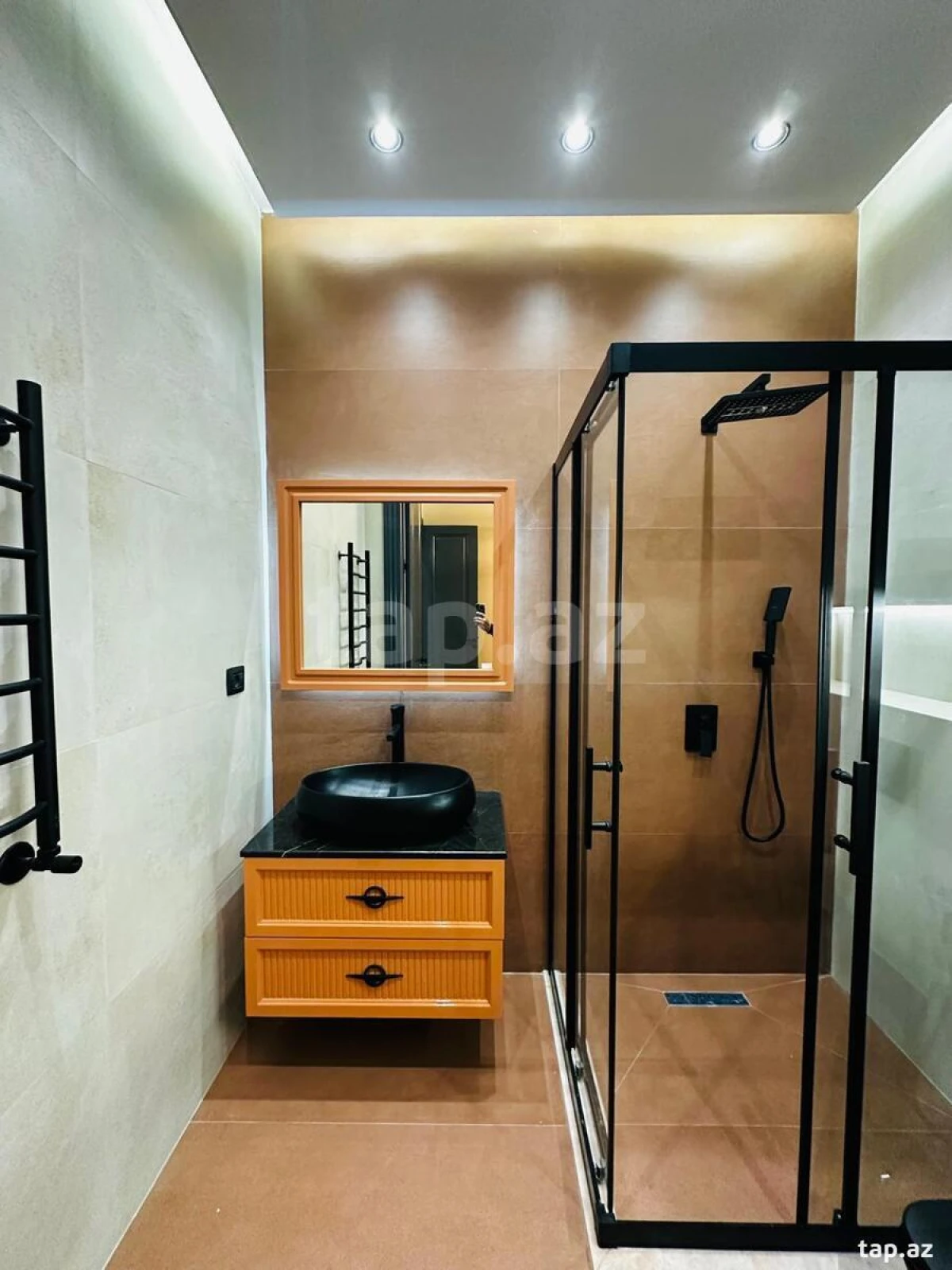 Satılır 5 otaqlı həyət evi