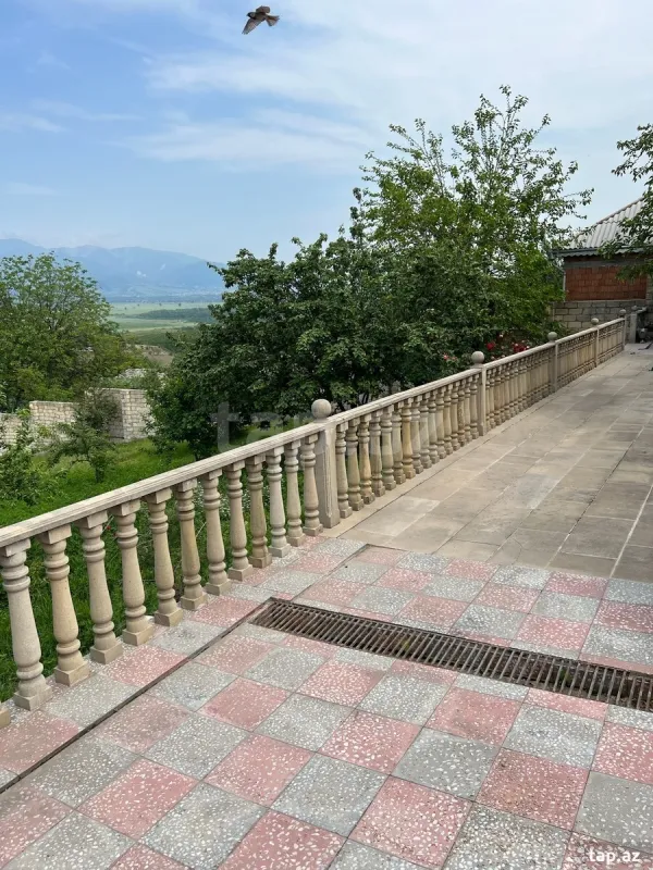 Satılır 3 otaqlı həyət evi