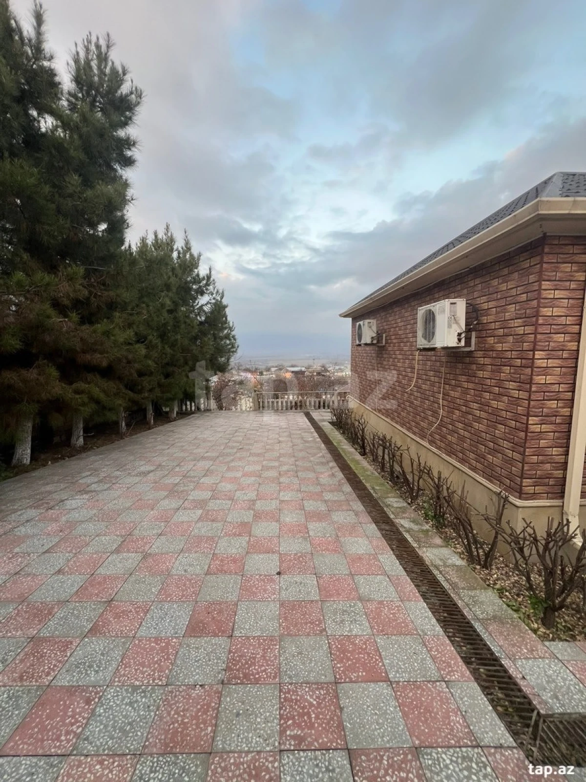 Satılır 3 otaqlı həyət evi