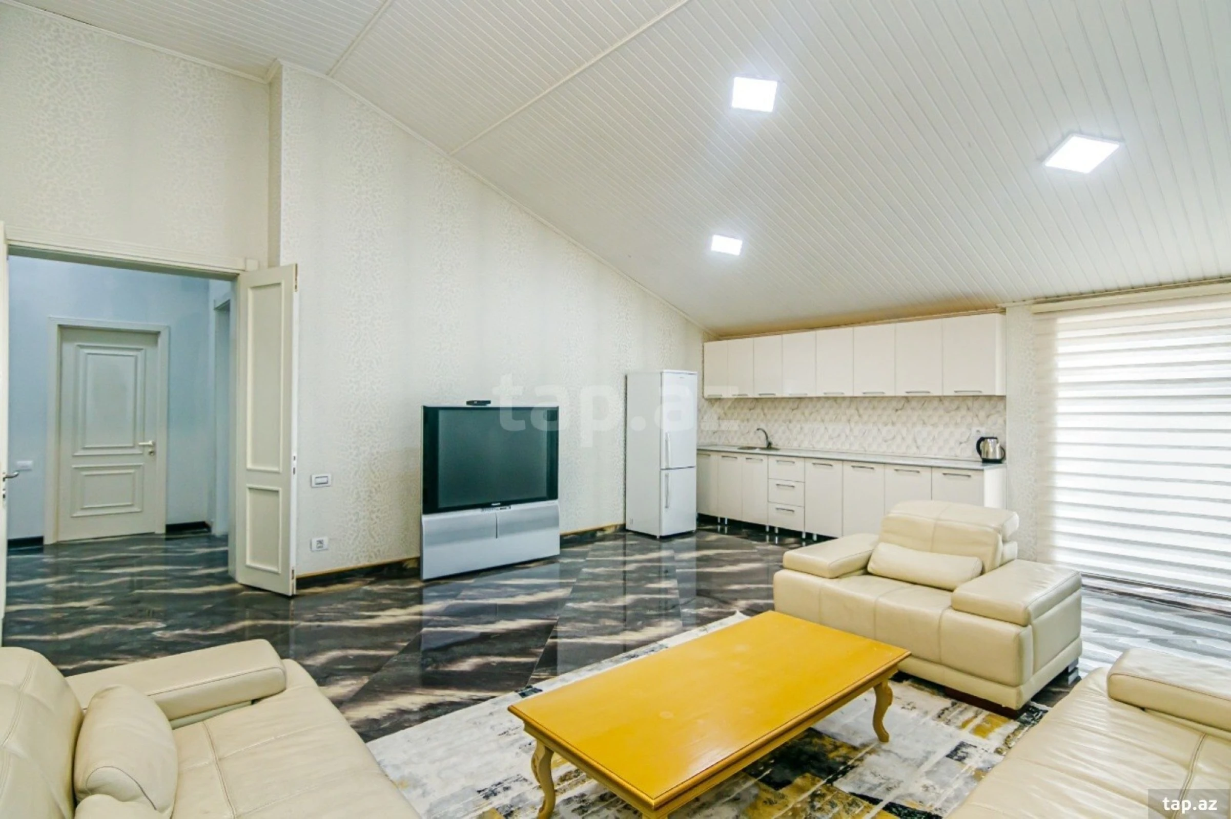 Kirayə verilir 2 otaqlı yeni tikili 107 m²