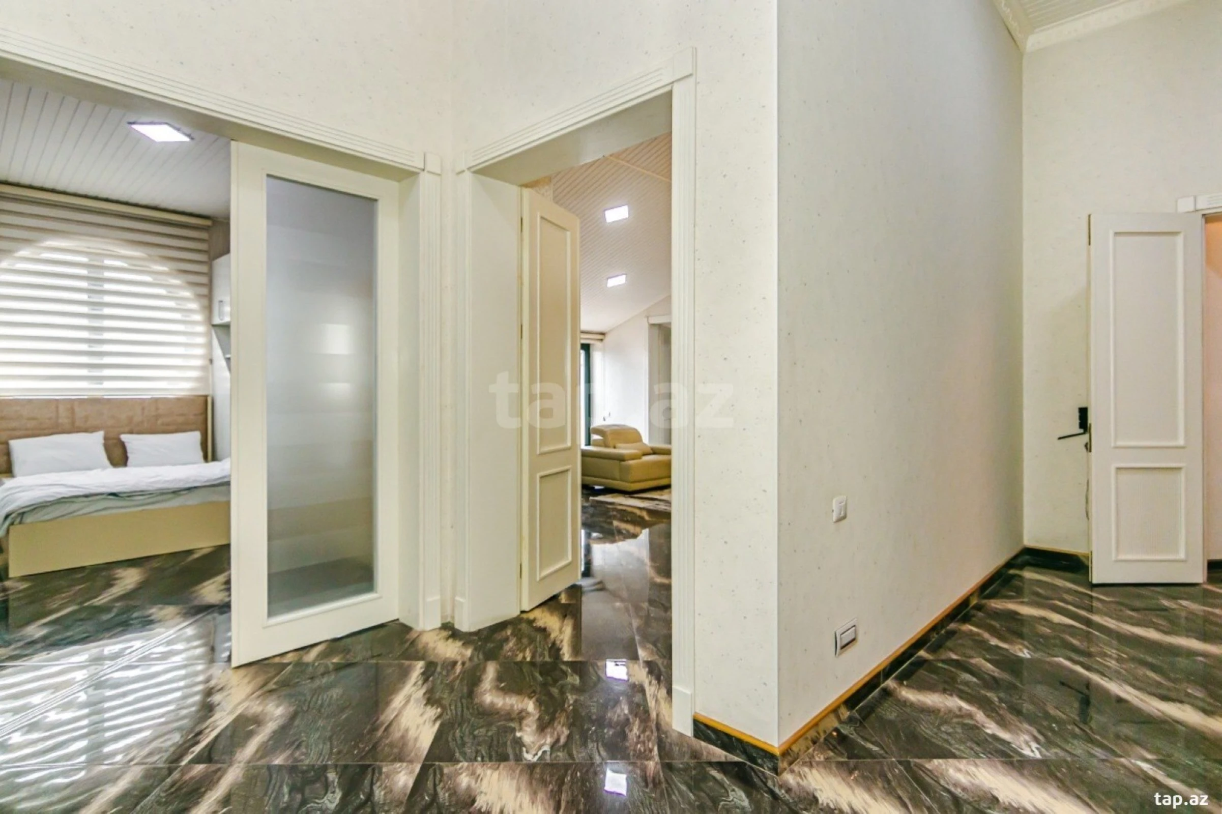 Kirayə verilir 2 otaqlı yeni tikili 107 m²