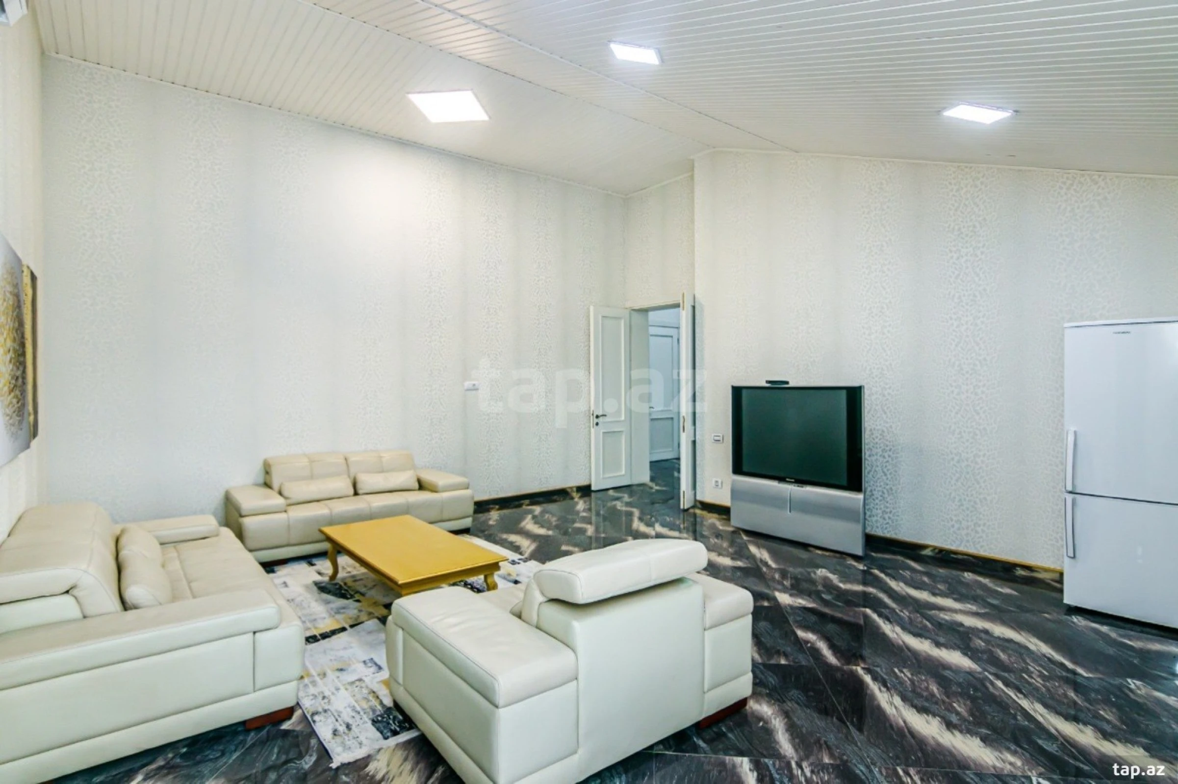 Kirayə verilir 2 otaqlı yeni tikili 107 m²