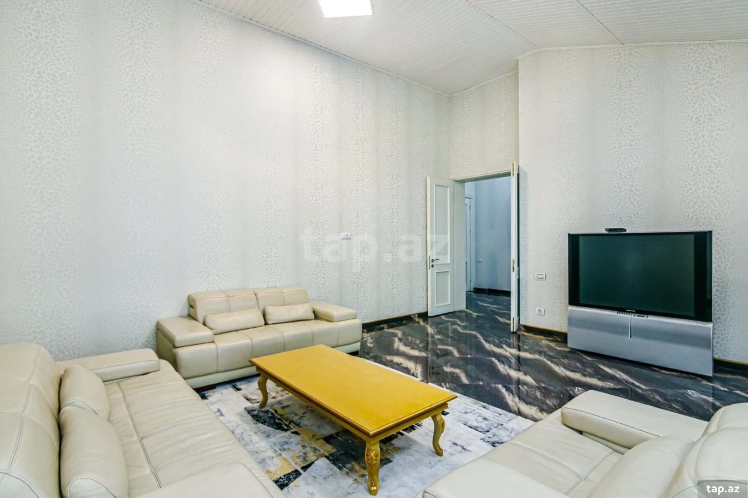 Kirayə verilir 2 otaqlı yeni tikili 107 m²