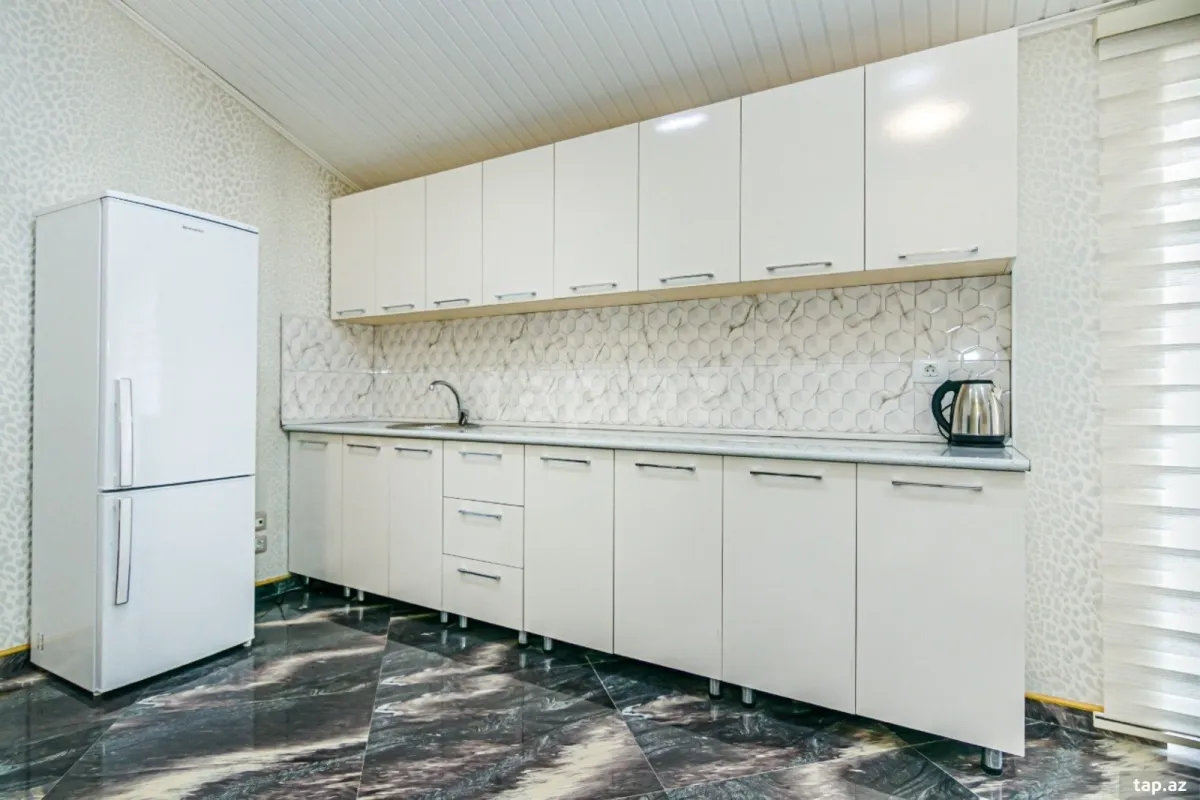 Kirayə verilir 2 otaqlı yeni tikili 107 m²