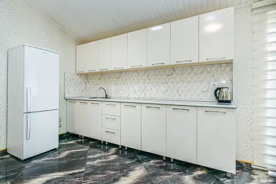 Kirayə verilir 2 otaqlı yeni tikili 107 m²