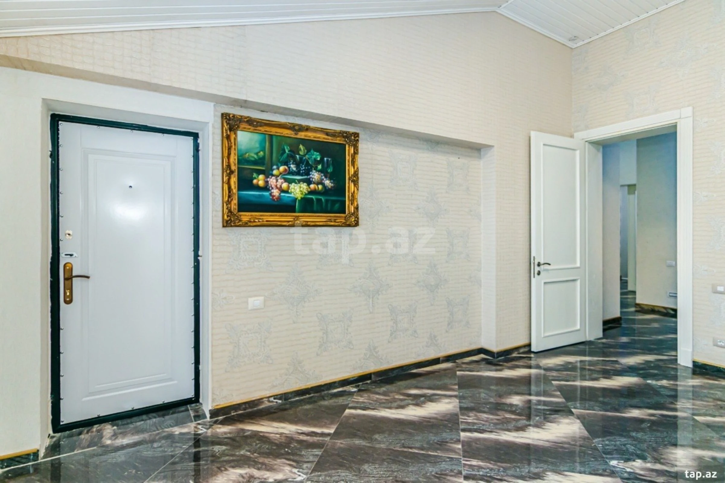 Kirayə verilir 2 otaqlı yeni tikili 107 m²