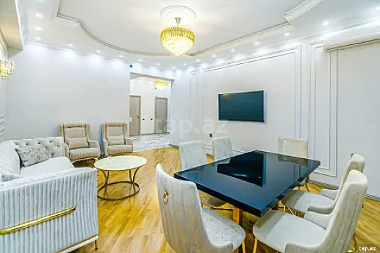 Kirayə verilir 2 otaqlı yeni tikili 104 m²