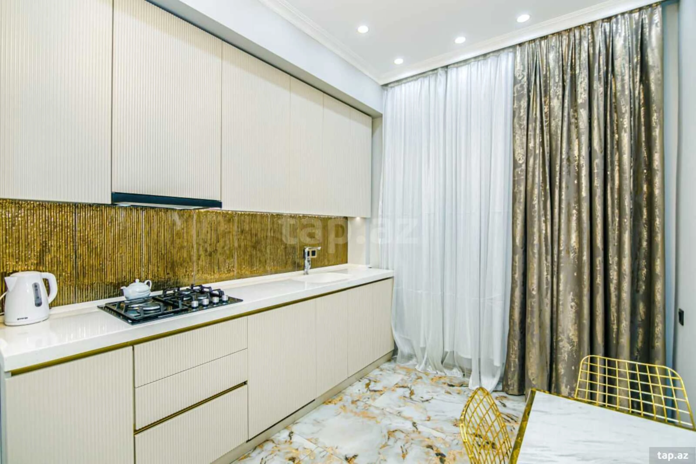 Kirayə verilir 2 otaqlı yeni tikili 104 m²