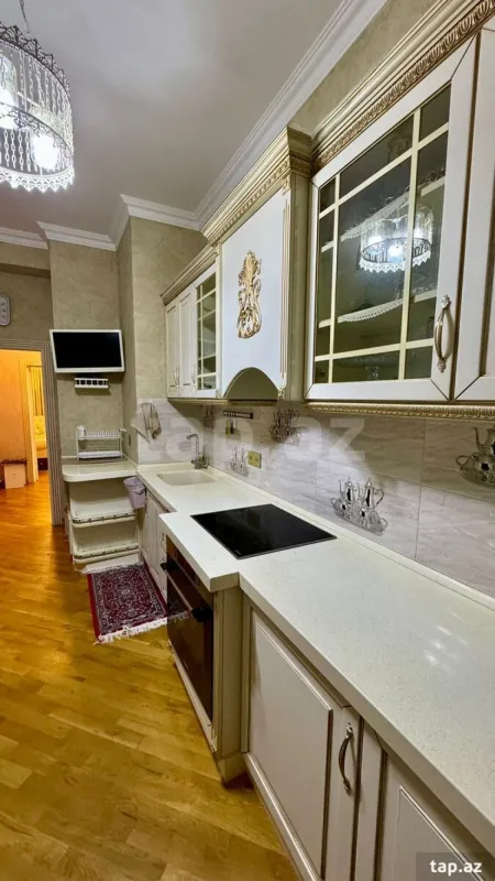 Kirayə verilir 2 otaqlı yeni tikili 106 m²