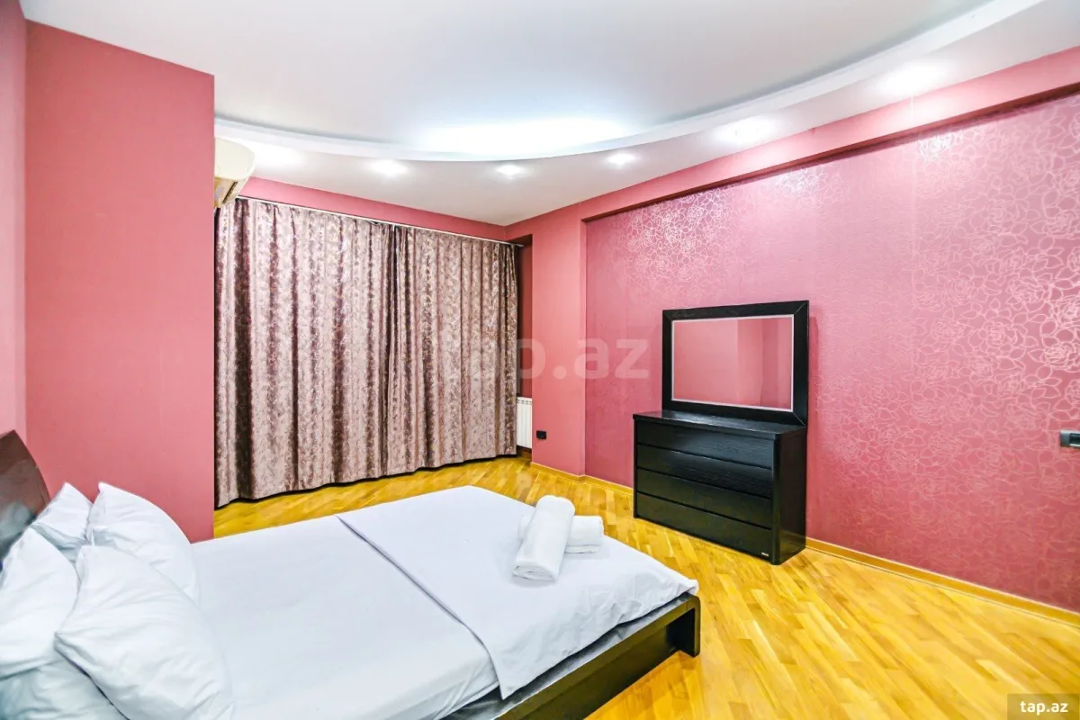 Kirayə verilir 2 otaqlı yeni tikili 85 m²