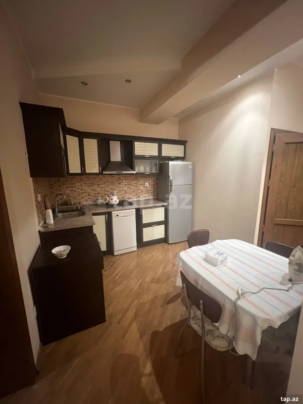 Kirayə verilir 2 otaqlı yeni tikili 85 m²