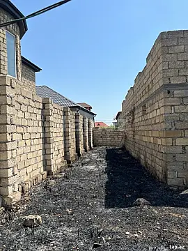 Satılır 8 otaqlı həyət evi