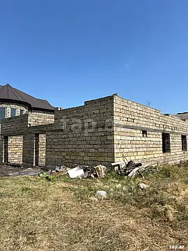 Satılır 8 otaqlı həyət evi