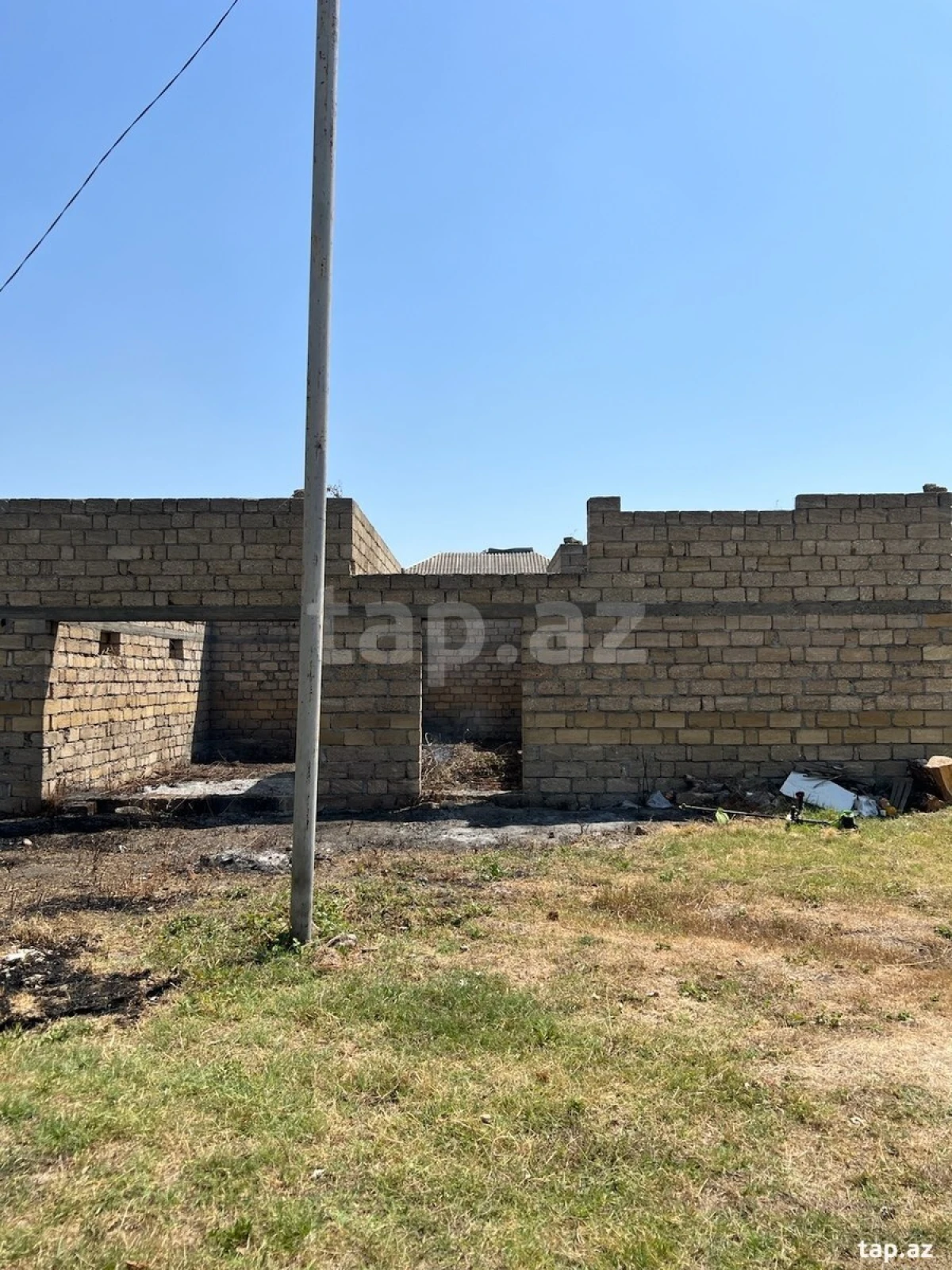 Satılır 8 otaqlı həyət evi