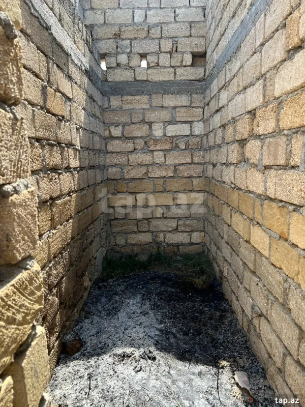 Satılır 8 otaqlı həyət evi