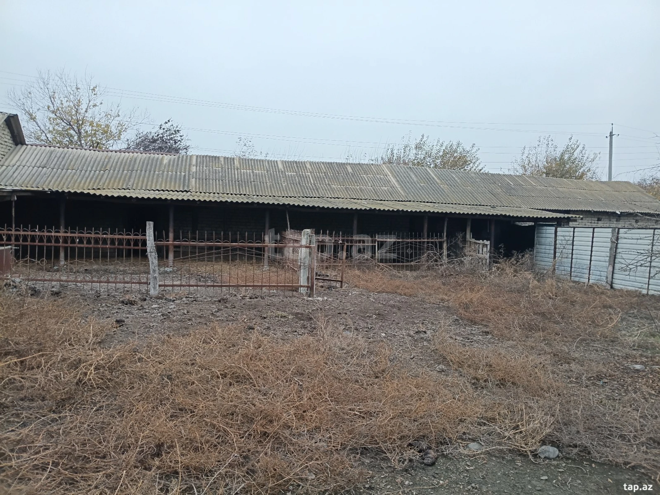 Satılır 4 otaqlı həyət evi