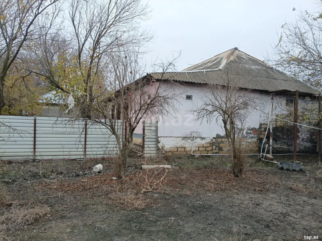 Satılır 4 otaqlı həyət evi