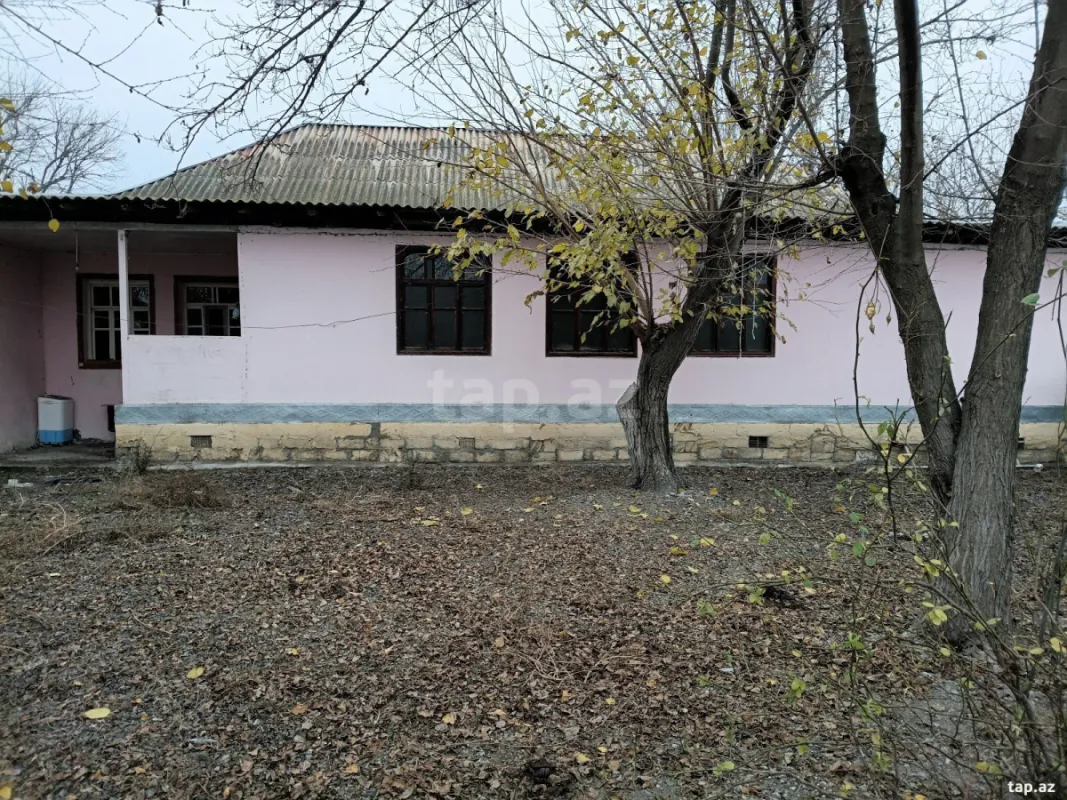 Satılır 4 otaqlı həyət evi