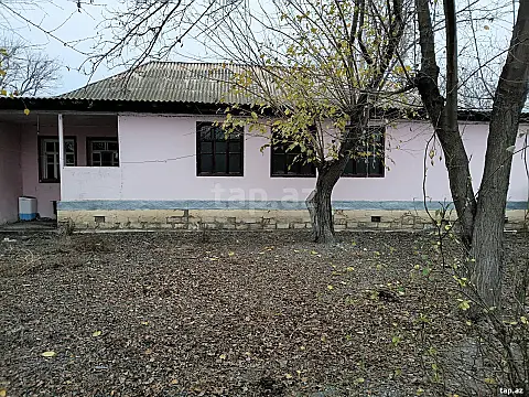 Satılır 4 otaqlı həyət evi