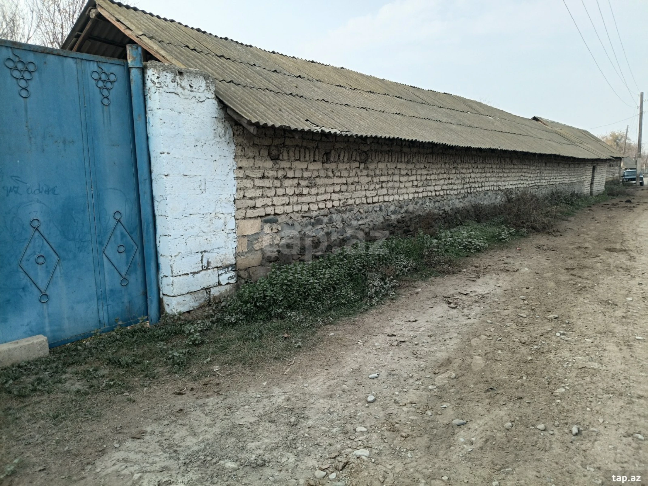 Satılır 4 otaqlı həyət evi