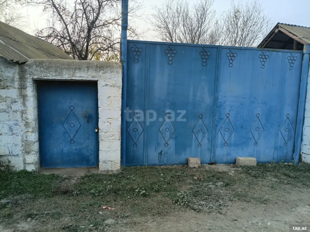 Satılır 4 otaqlı həyət evi