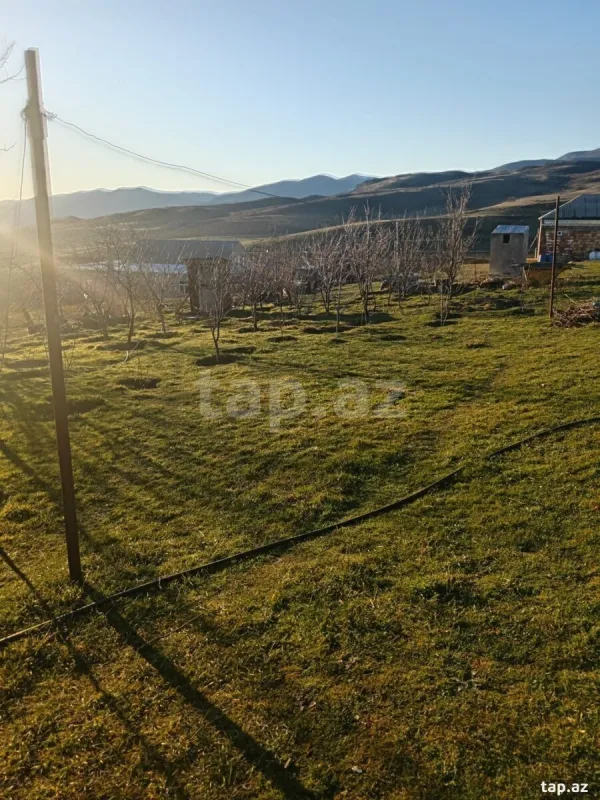 Satılır 4 otaqlı həyət evi