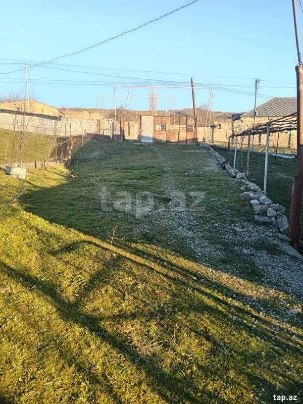 Satılır 4 otaqlı həyət evi