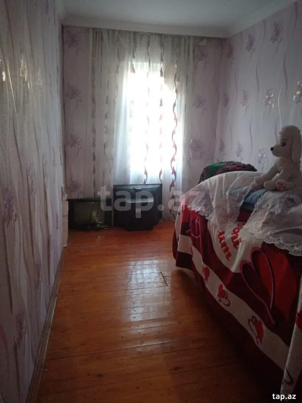 Satılır 4 otaqlı həyət evi