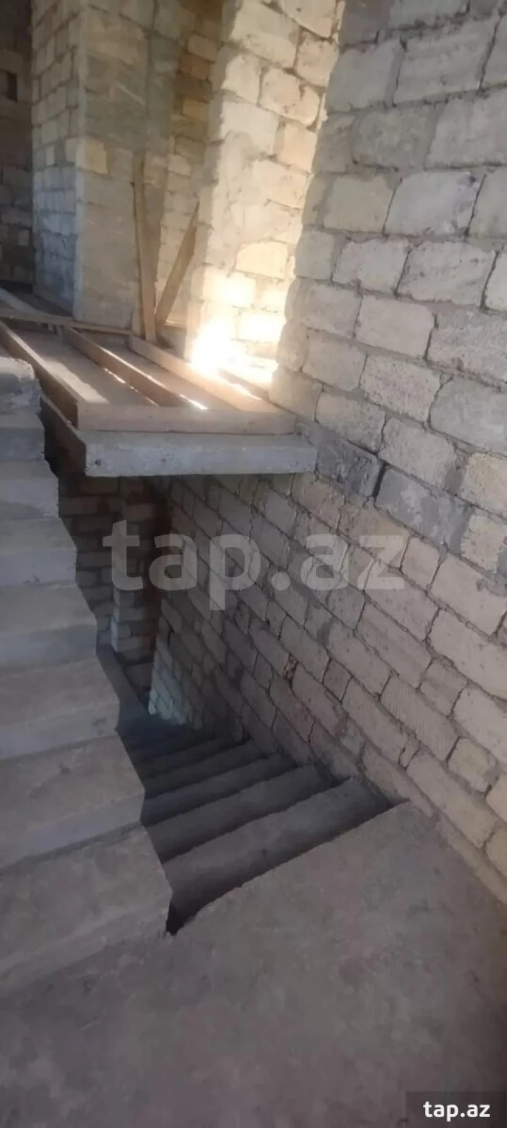 Satılır 6 otaqlı həyət evi