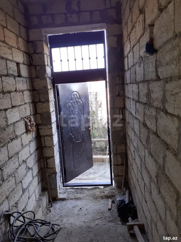 Satılır 6 otaqlı həyət evi