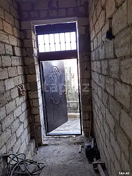 Satılır 6 otaqlı həyət evi