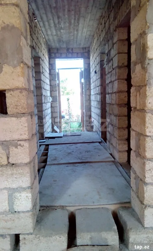 Satılır 6 otaqlı həyət evi