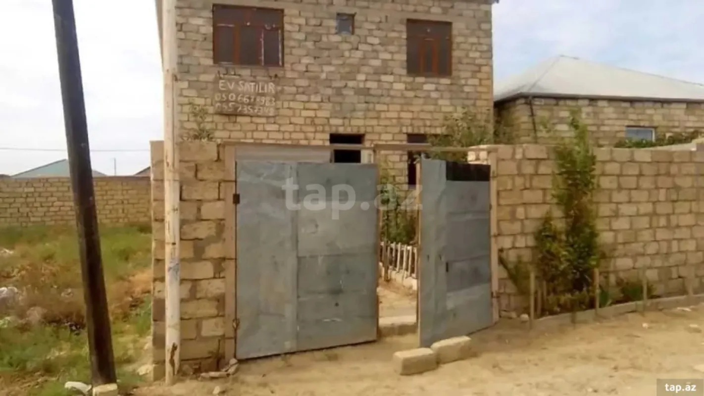 Satılır 6 otaqlı həyət evi