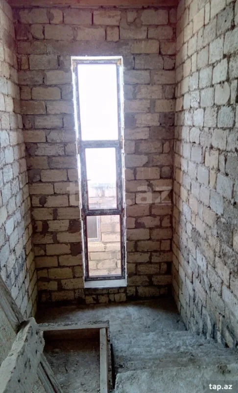 Satılır 6 otaqlı həyət evi