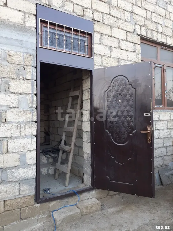 Satılır 6 otaqlı həyət evi