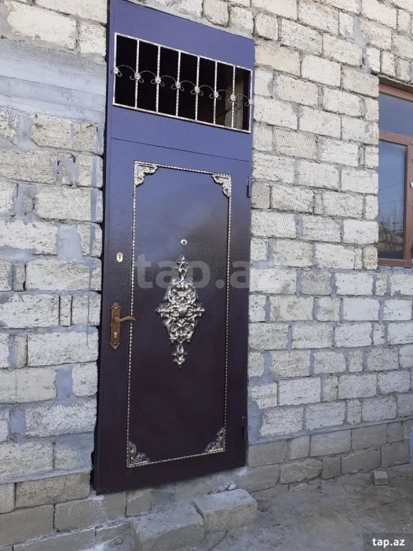 Satılır 6 otaqlı həyət evi