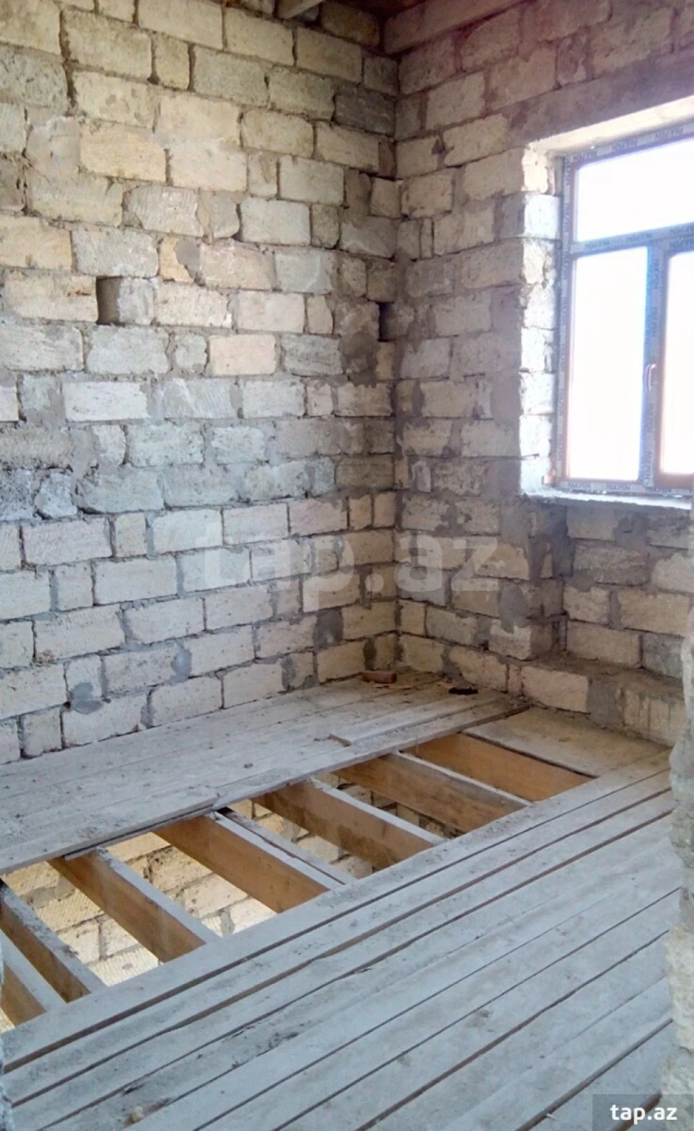 Satılır 6 otaqlı həyət evi