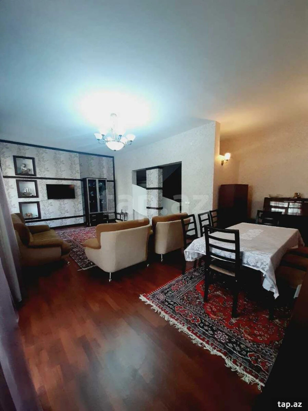 Satılır 12 otaqlı həyət evi