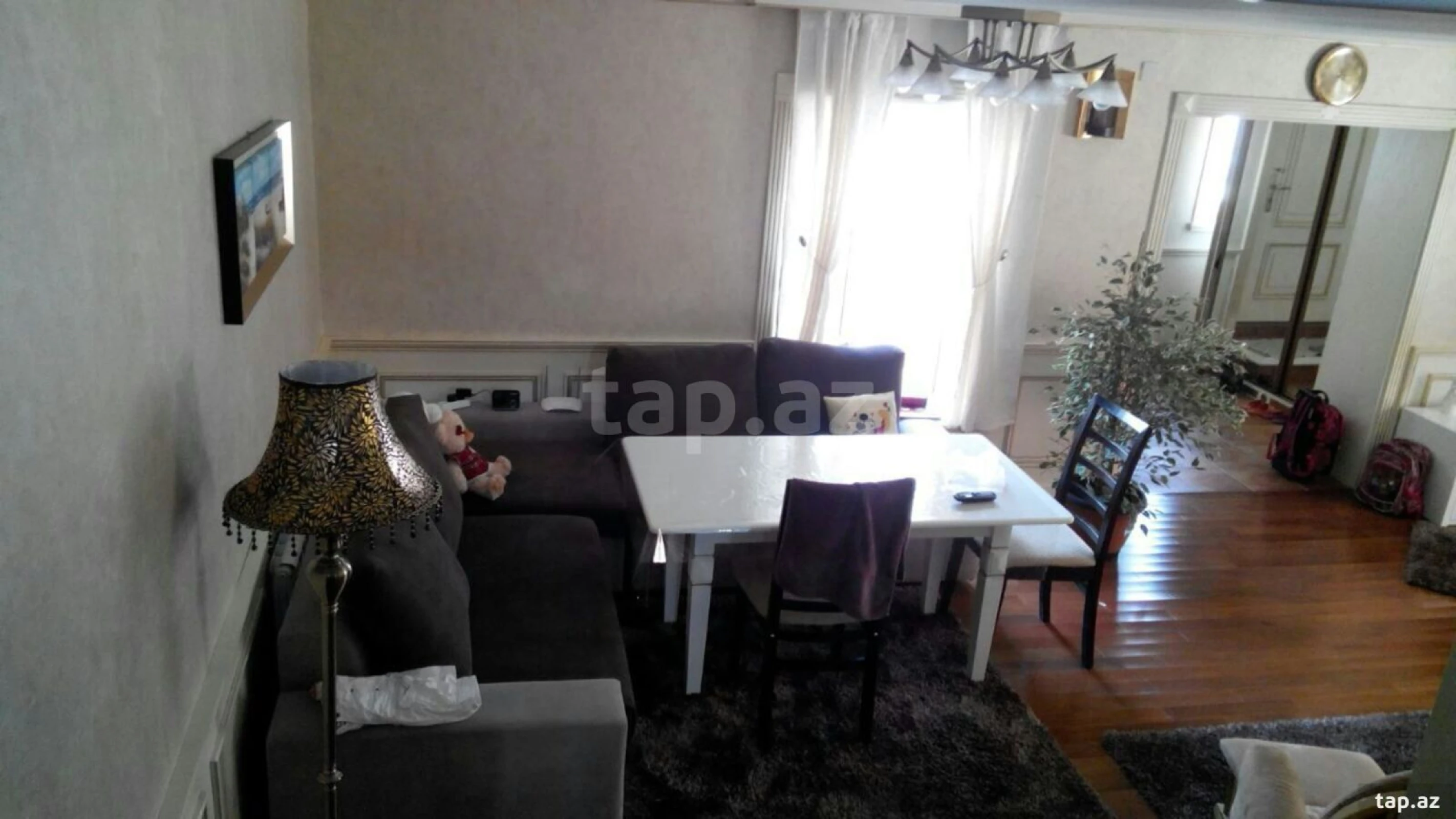 Satılır 12 otaqlı həyət evi