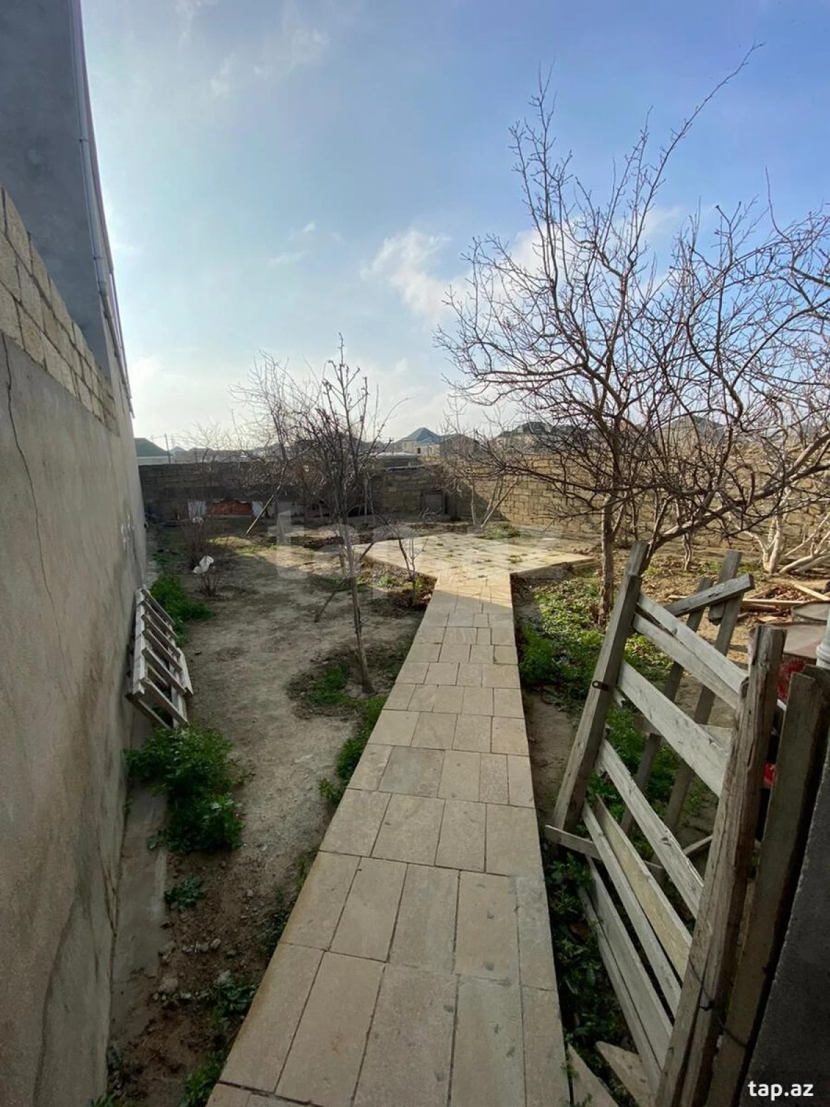 Satılır 3 otaqlı həyət evi