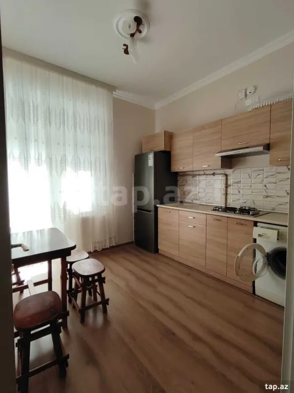 Kirayə verilir 4 otaqlı yeni tikili 110 m²