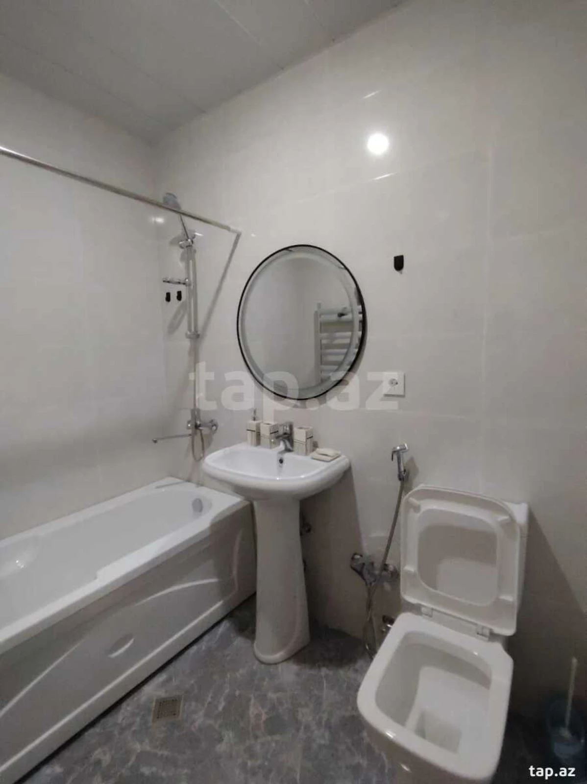 Kirayə verilir 4 otaqlı yeni tikili 110 m²