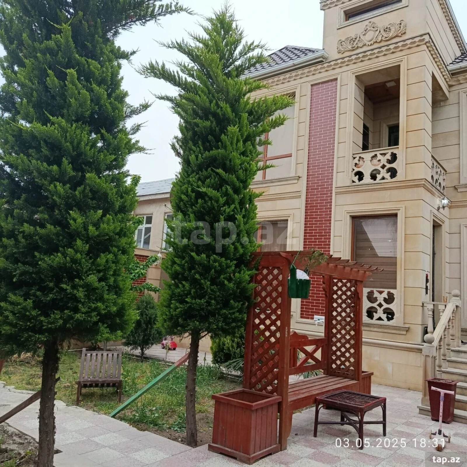 Satılır 4 otaqlı həyət evi 180 m²