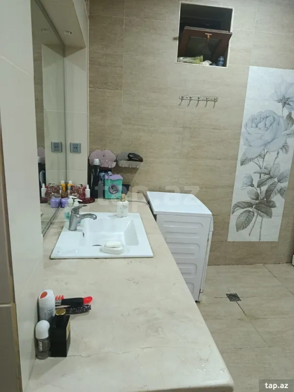 Satılır 4 otaqlı həyət evi 180 m²