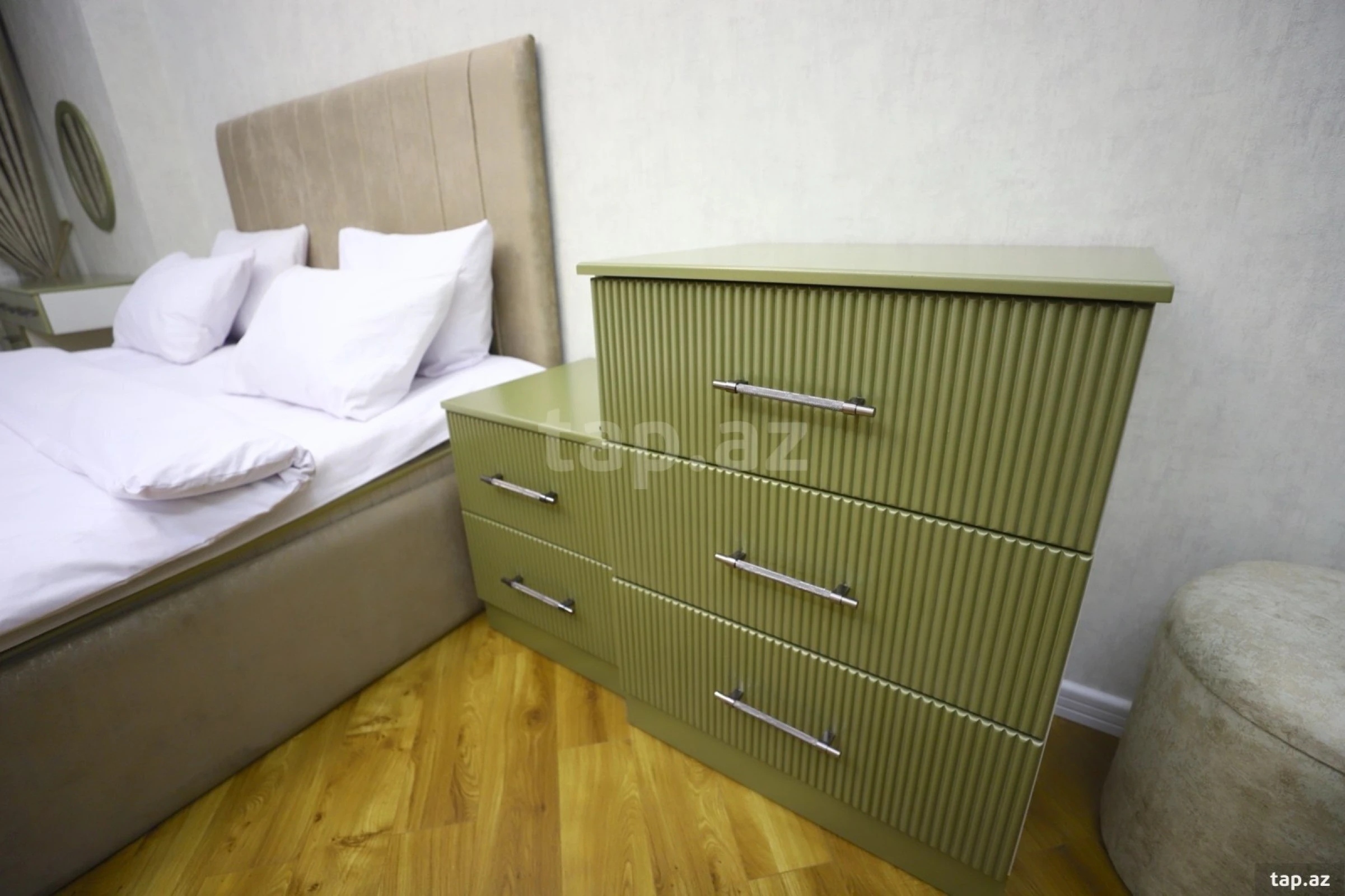 Kirayə verilir 3 otaqlı yeni tikili 130 m²